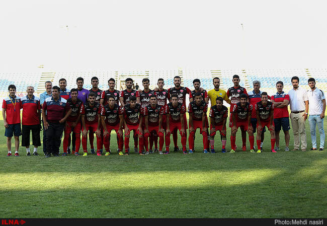 دیدار دوستانه تیم‌های فوتبال بزرگسالان پرسپولیس و تیم امید این باشگاه