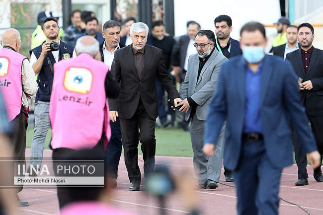 دیدار تیمهای استقلال تهران و نساجی مازندران