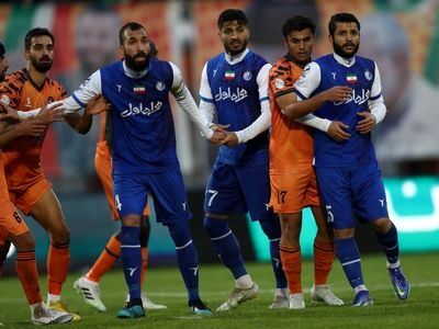 مس کرمان ۲ - استقلال ۳ / بازگشت به جمع مدعیان در شب اخراج ساپینتو