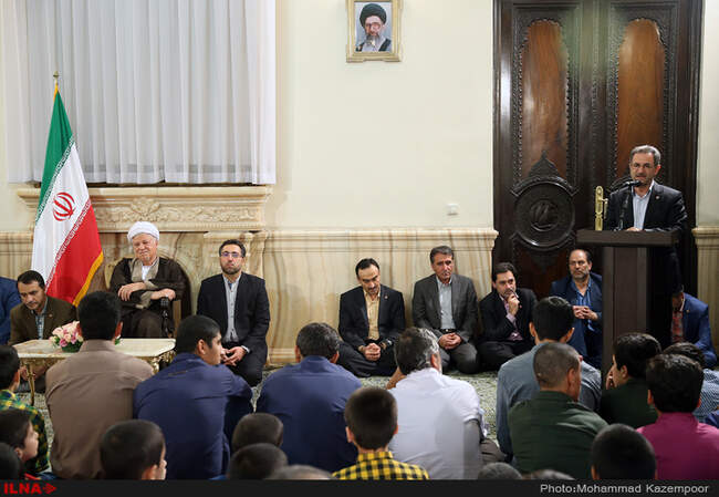 دیدار کودکان تحت پوشش سازمان بهزیستی کشور با آیت الله هاشمی رفسنجانی