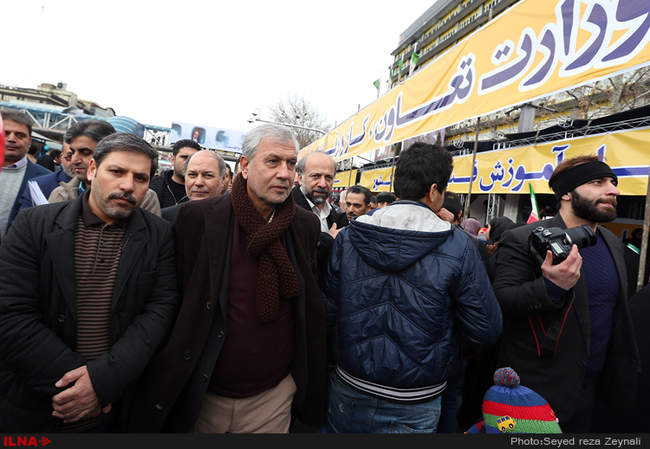 علی ربیعی؛ وزیر کار، تعاون و رفاه اجتماعی در راهپیمایی یوم الله 22 بهم