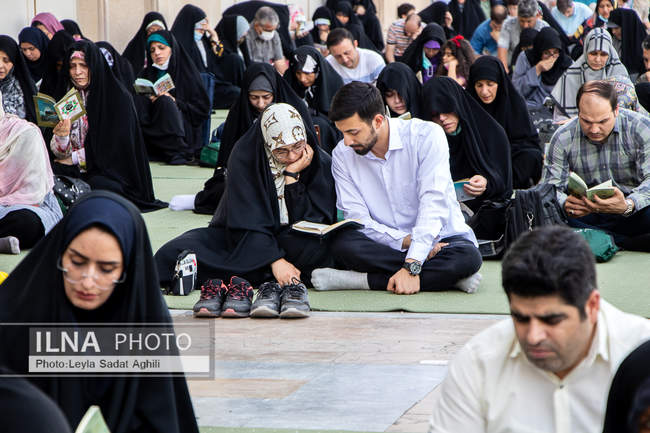برگزاری مراسم دعای عرفه مصلی در جوار پیکر مطهر شهدای گمنام