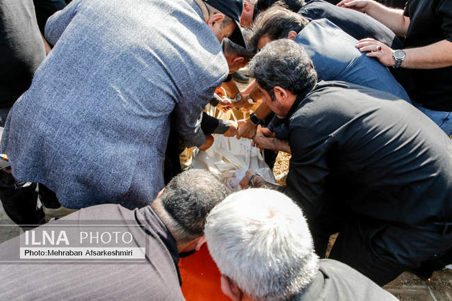 تشییع پیکر حسین حبیبی فعال کارگری پیشکسوت