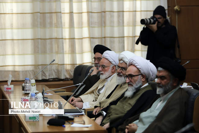 نشست مشترک هیأت رئیسه و کمیسیون‌های داخلی دوره پنجم مجلس خبرگان رهب�