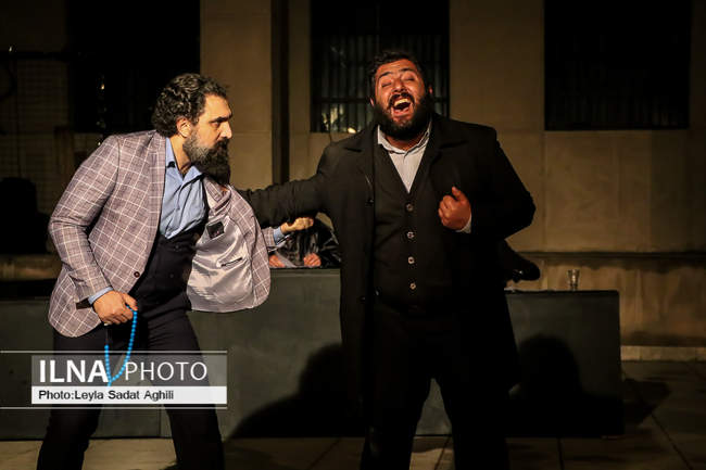 دموکراسی سفارشی 