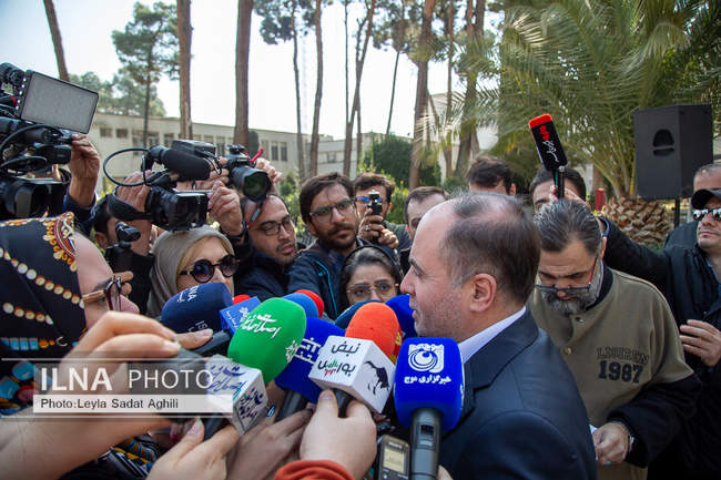 حاشیه جلسه هیات دولت- 6 اسفند