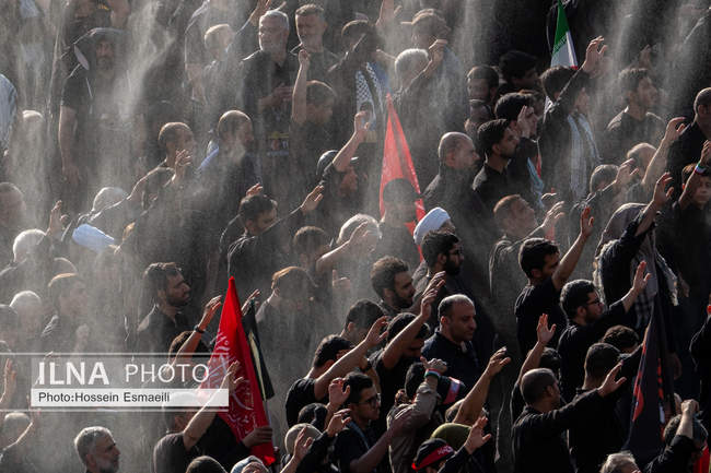 اقامه نماز بر پیکر رهبر شهید انقلاب در مصلای تهران/ 8