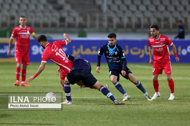 دیدار تیمهای فوتبال پرسپولیس تهران و پیکان