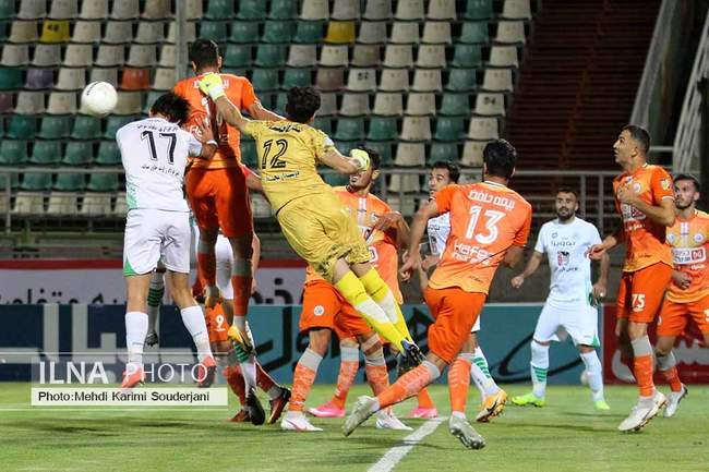 دیدار تیم های ذوب آهن اصفهان و سایپا