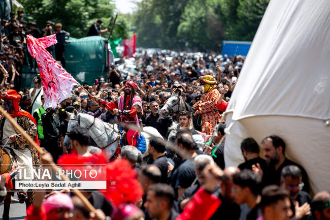 مراسم خیمه‌سوزان ظهر عاشورا در چهارراه گلوبندک تهران/1