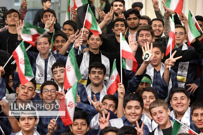 دیدار دانش‌آموزان و دانشجویان با مقام معظم رهبری