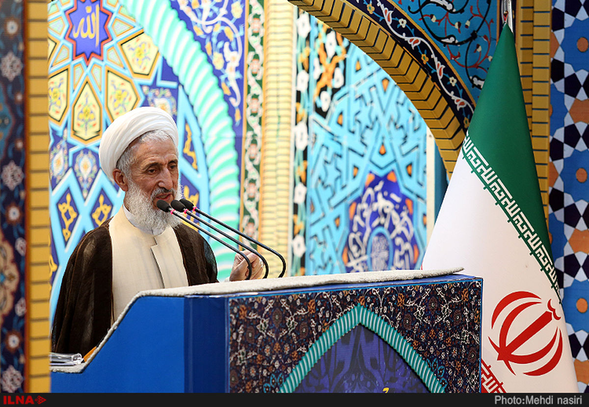 انسان با تقوا هیچگاه تنها نیست/ دلدادگان غرب در جامعه دو قطبی ایجاد می‌کنند/ مجلسی می‌خواهیم که دولت را کنترل کند