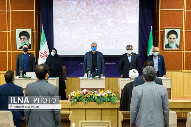نشست شبانه وزیر بهداشت در ستاد کرونا استان قزوین