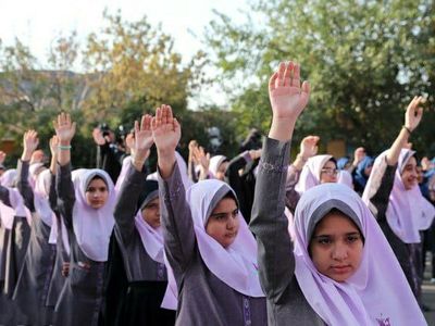 به جای چهار زنگ تفریح، دو زنگ تفریح گذاشتند