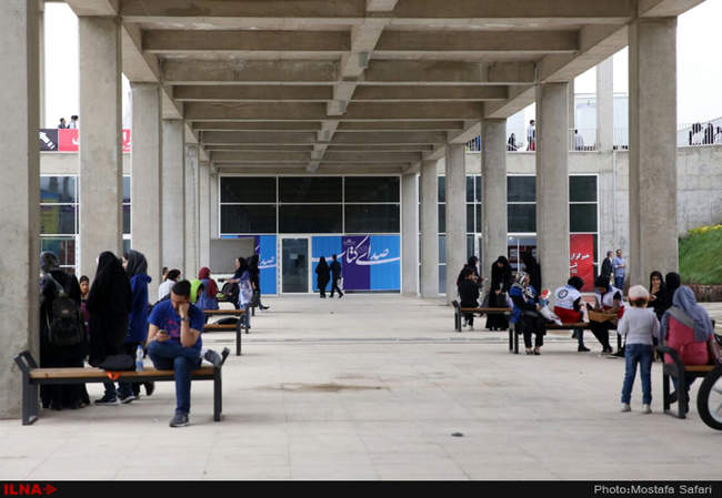 حضور  سید رضا صالحی امیری وزیر فرهنگ و ارشاد در سی‌‌اُمین نمایشگاه ب