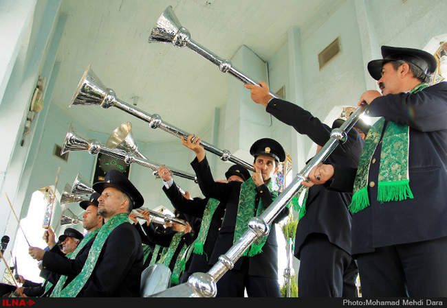 نقاره نوازی در سالروز ولادت امام رضا (ع)