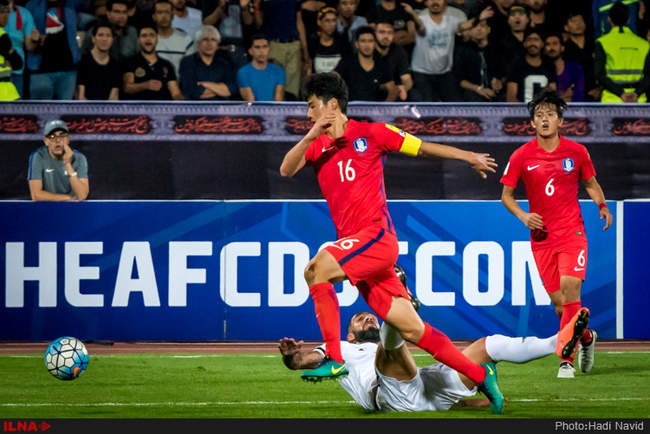 مسابقه فوتبال تیم ملی ایران و کره