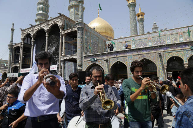 حال و هوای زائران در روز میلاد حضرت فاطمه معصومه(س)