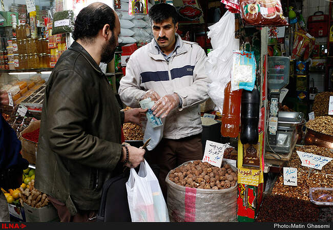 بازار میوه و آجیل در آستانه شب یلدا