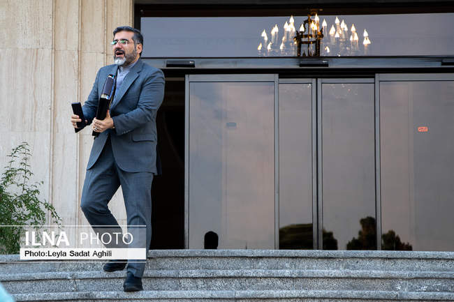 حاشیه  هیأت دولت- ۲۲ آذر 