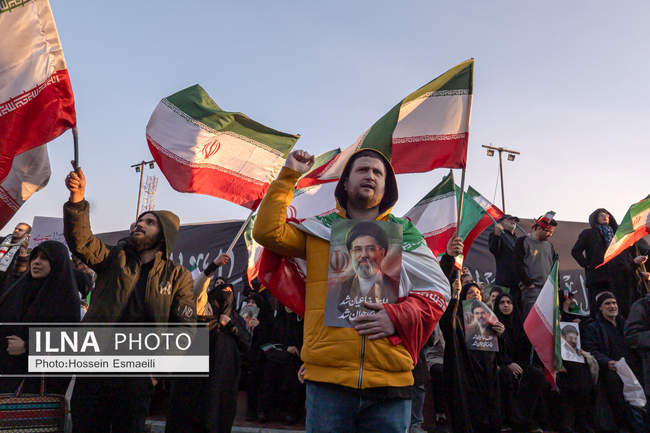 آیین وداع با پیکر شهدای ناوشکن «دنا» 