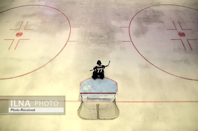 دیدار تیم های ملی بزرگسالان و جوانان هاکی روی یخ بانوان