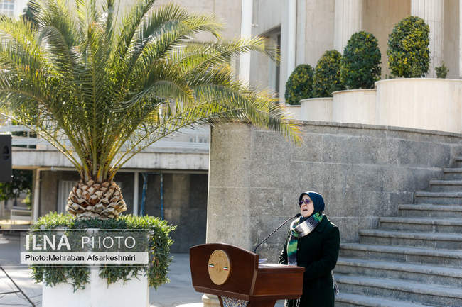 اعضای هیأت دولت در جمع خبرنگاران