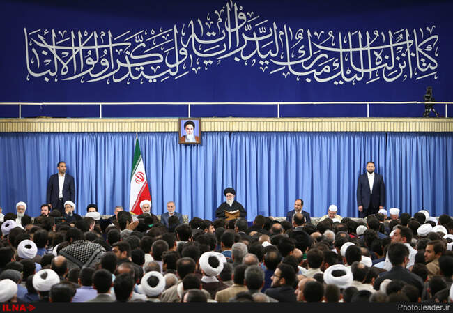 دیدار شرکت‌کنندگان مسابقات بین‌المللی قرآن با رهبر انقلاب 