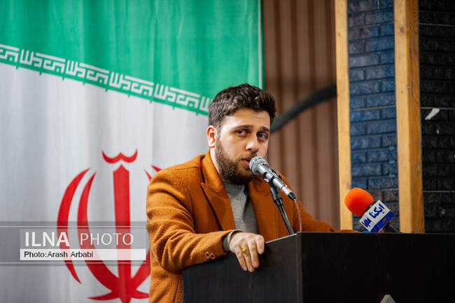  حسین فلاح خوش‌مشرب -مسئول دارالقرآن خانه کارگر