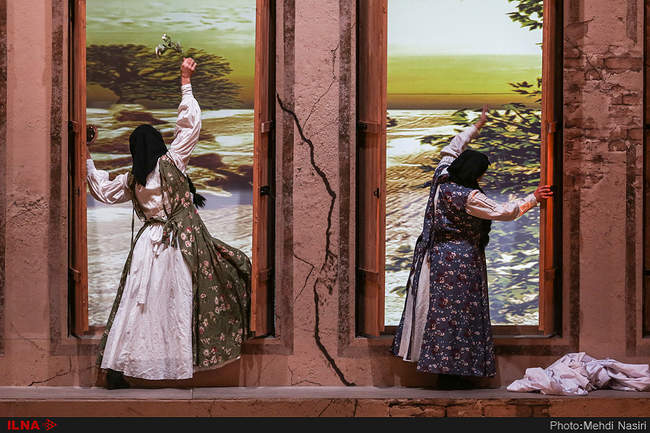 نمایش خانه برناردا آلبا به کارگردانی علی رفیعی