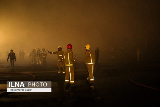 آتش‌سوزی در بارانداز ۱۲ هزار متری در شوش 