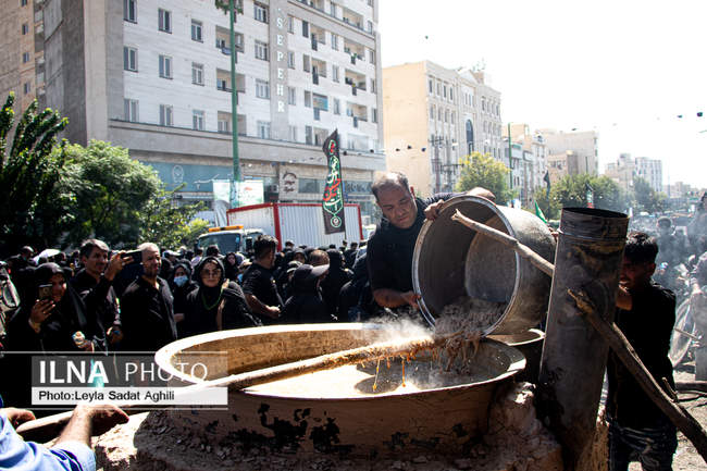 پیاده روی جاماندگان اربعین در تهران