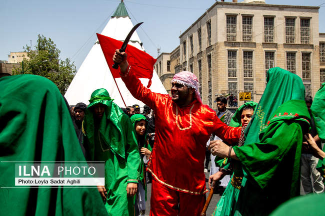 مراسم خیمه‌سوزان ظهر عاشورا در چهارراه گلوبندک تهران/1
