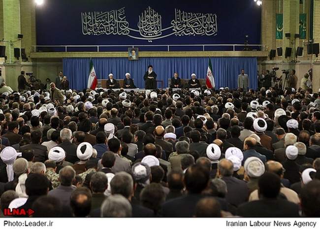 دیدار مسئولان نظام و میهمانان کنفرانس وحدت اسلامى‌ با رهبر معظم انق�