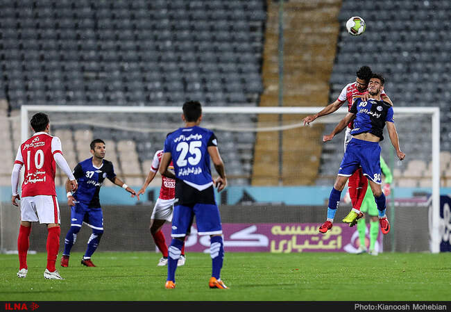 دیدار تیم های فوتبال پرسپولیس تهران و استقلال خوزستان