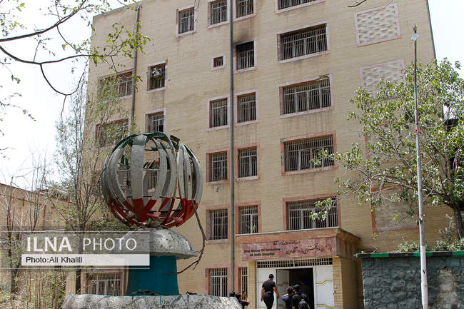 بازدید اصحاب رسانه از محل حمله صهیونیست‌ها در بازداشتگاه اوین