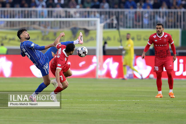 دیدار تیمهای استقلال تهران و پرسپولیس تهران