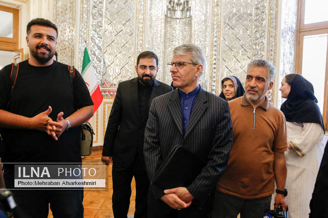 نشست وزیر امورخارجه با سفرا و روسای نمایندگی‌های خارجی و بین‌الملل�