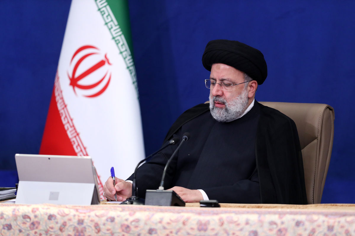 رئیس‌جمهور درگذشت آیت‌الله موسوی بجنوردی را تسلیت گفت