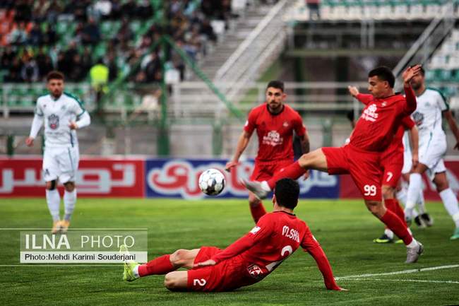 توقف تیم فوتبال تراکتور تبریز  برابر ذوب آهن اصفهان