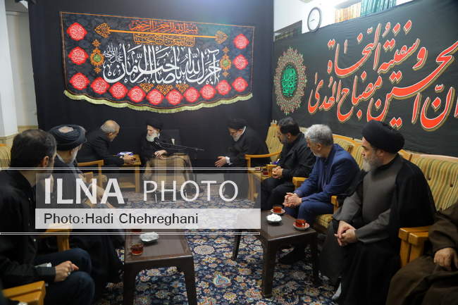 دیدار رئیس‌جمهور با علما و مراجع عظام در سفر به قم