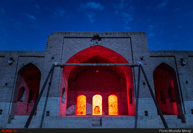 نماهای شبانه کاروانسرای ساسانی دیرگچین