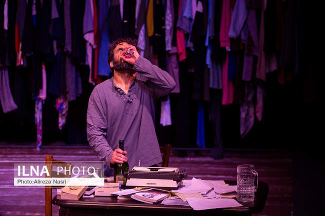 نمایش «موش‌ها و آدم‌ها» در تئاتر شهر قزوین 