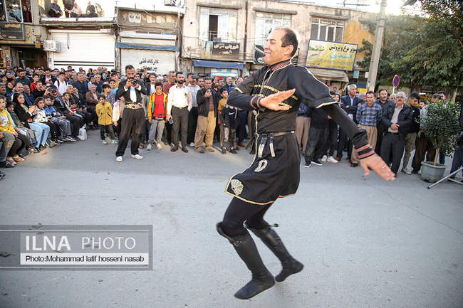 دومین جشنواره موسیقی خیابانی اقوام ایرانی در کامیاران