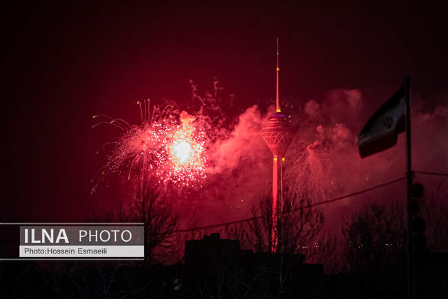 نور افشانی در شب سالگرد انقلاب