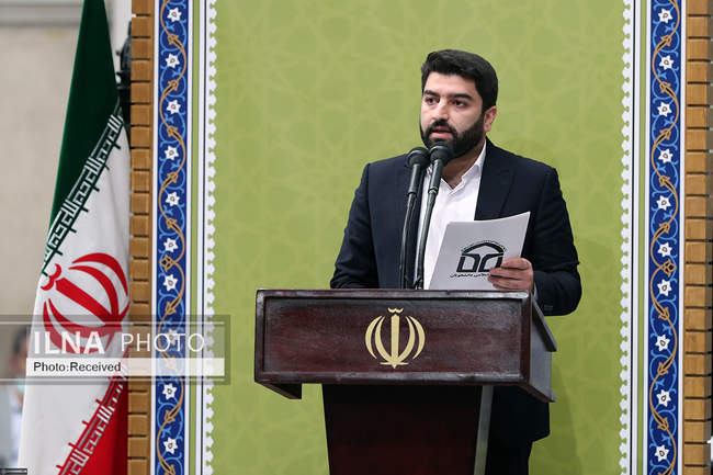 دیدار جمعی از دانشجویان و نمایندگان تشکل‌های دانشجویی با مقام معظم 