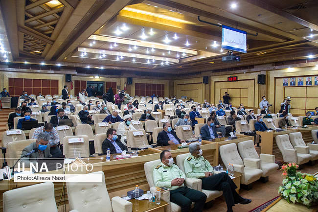 نشست شبانه وزیر بهداشت در ستاد کرونا استان قزوین