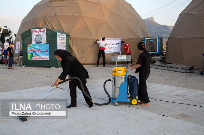 اقامت و پذیرایی زائران اربعین حسینی در موکب بنیاد مستضعفان