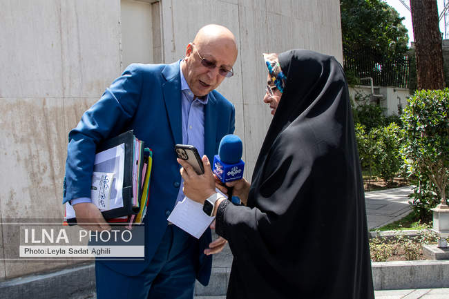 حاشیه جلسه هیئت دولت - ۱۴ تیر 