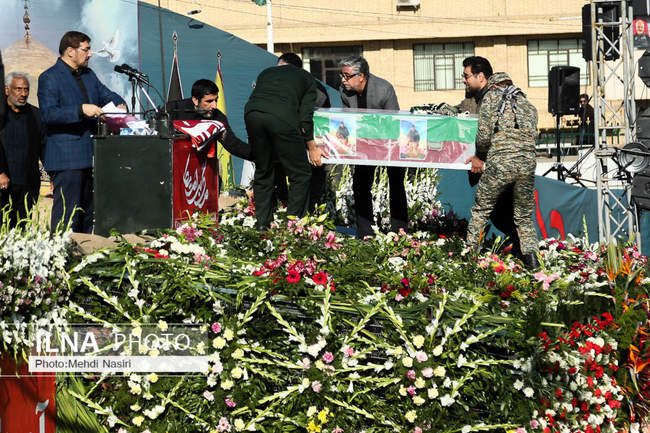 مراسم وداع کرمانی‌ها با پیکر پاک شهید سپهبد قاسم سلیمانی